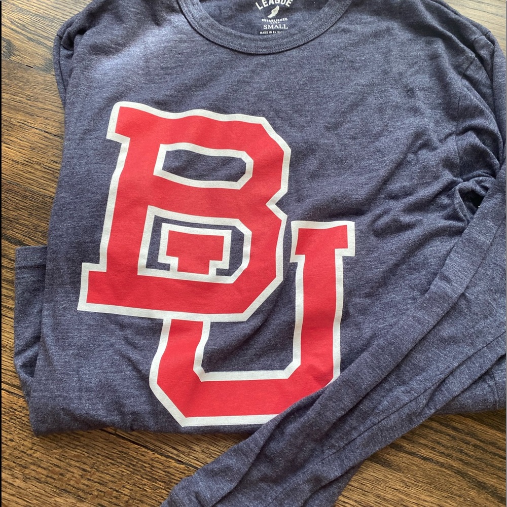 BOSTON U TSHIRT BUNDLE size S/M